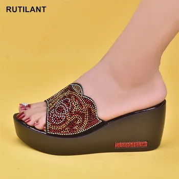 חדש האופנה ריינסטון מעוטר לאישה מעצבת נעלי פלטפורמת נעלי טריזי נעלי נשים להחליק על משאבות