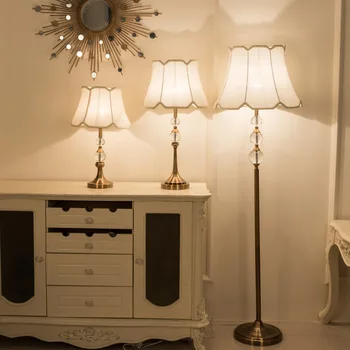 הפוסט-מודרנית הובילו קריסטל מנורת רצפה קישוט סלון חדר השינה ליד המיטה אורות קומה אמריקאי מינימליסטי קריסטל עומדת המנורה.
